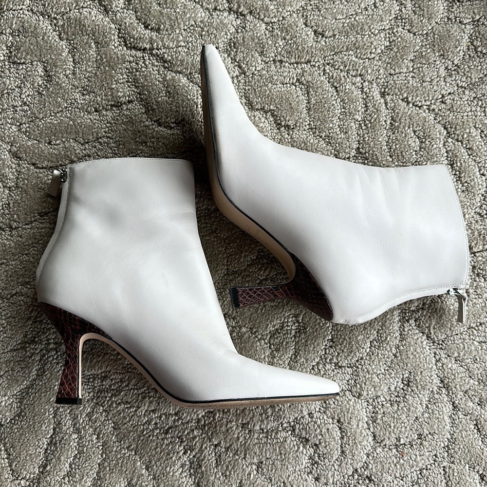 Marc Fisher LTD white booties women’s size 8